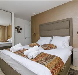 5 bedroom beachfront villa with heated pool near Omis, sleeps 9